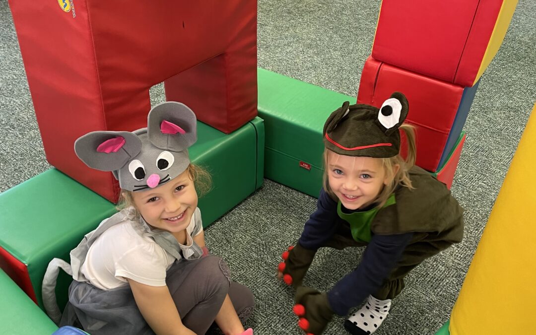 Medvídci hrají divadlo 🐻