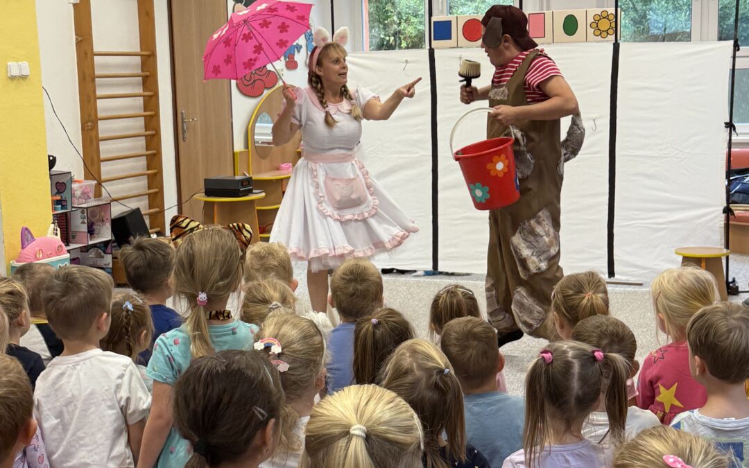 Koťátka na divadle 🎭